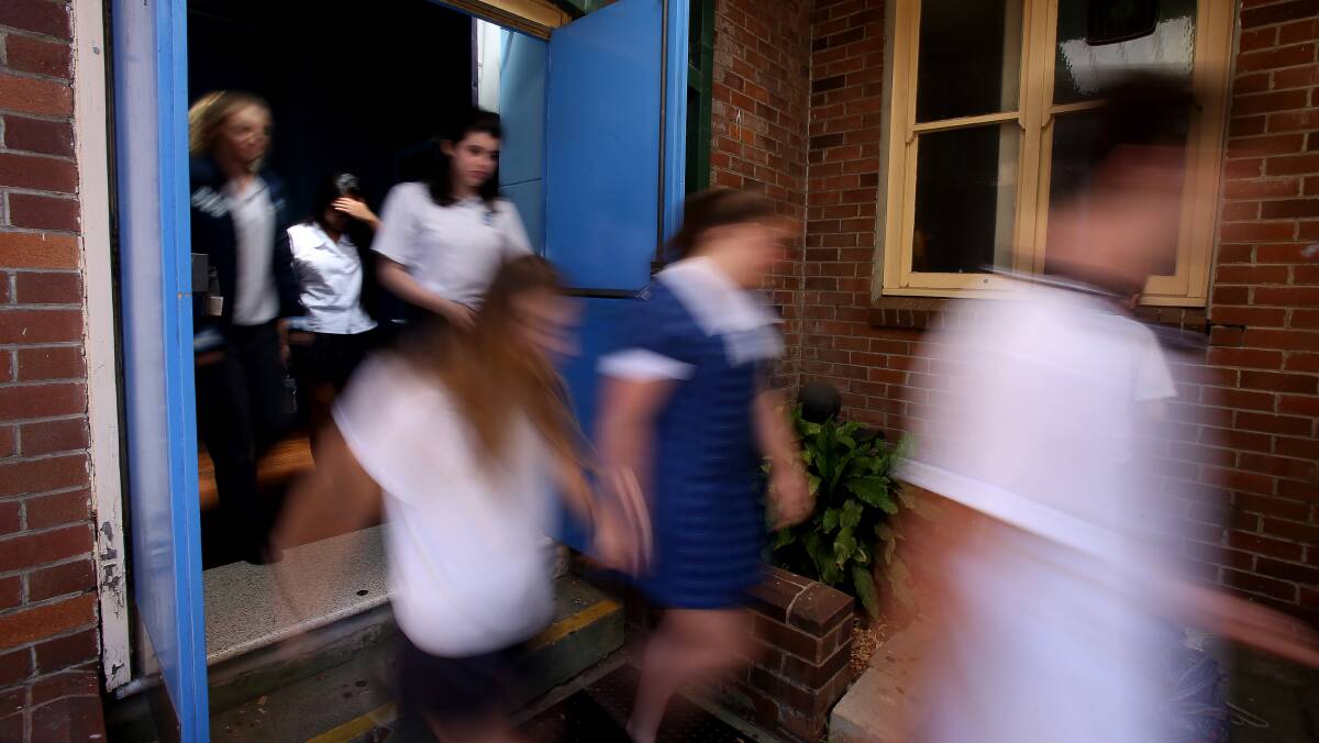 MERC, NEWS, HSC Pic taken 16th October 2017 of HSC exam students leaving the exam hall at Corrimal High School. Picture: Robert Peet
